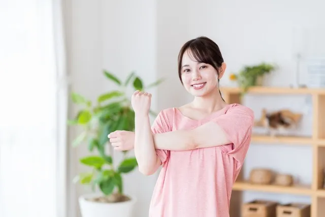 女性専用ジムで猫背改善！美しい姿勢を取り戻すためのトレーニングメニュー